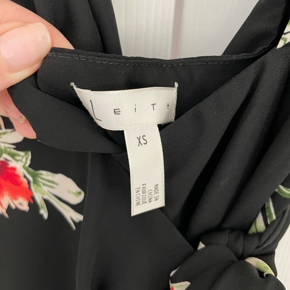 Leith Halter Maxi Dress - Picture 6 of 6